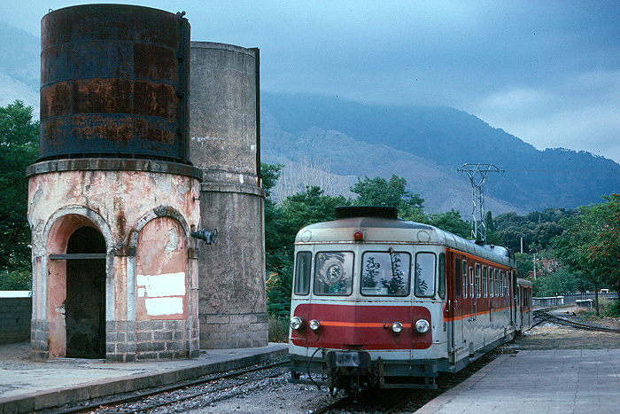 http://www.eisenbahnfotograf.de/ausland/cfc/i850113.JPG