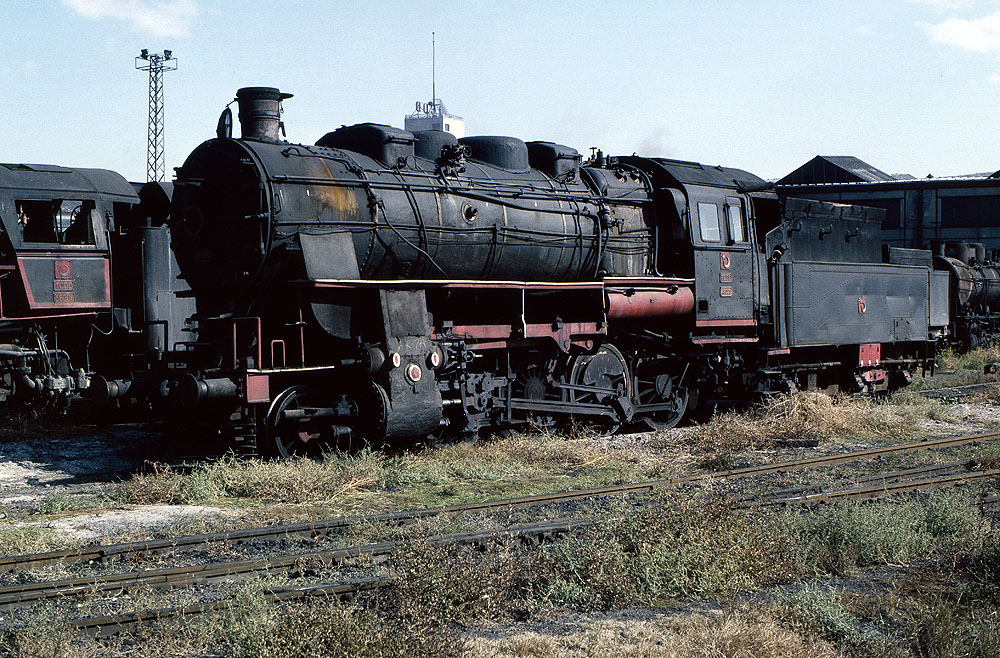 https://www.eisenbahnfotograf.de/datei/Oktober%201983/930202%20TCDD%2045020%20Sivas%20AW%2013.10.1983.jpg