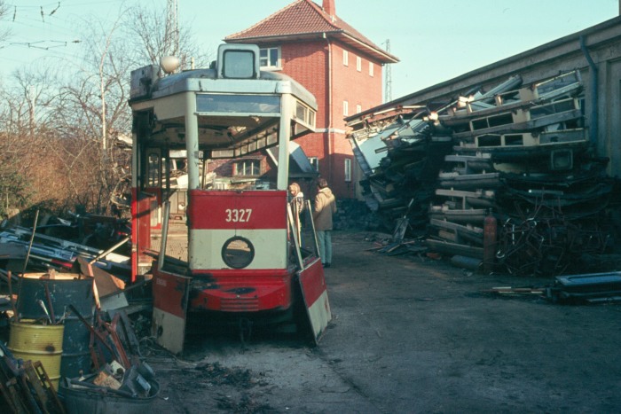 https://www.eisenbahnfotograf.de/strab/galerie11/i130102hha3327nedderfeld1_2_73.JPG